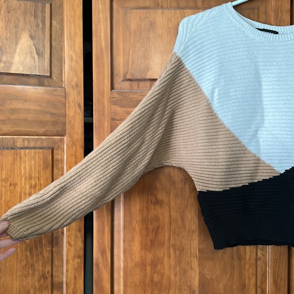 Express Neutral Sweater - Picture 3 of 9